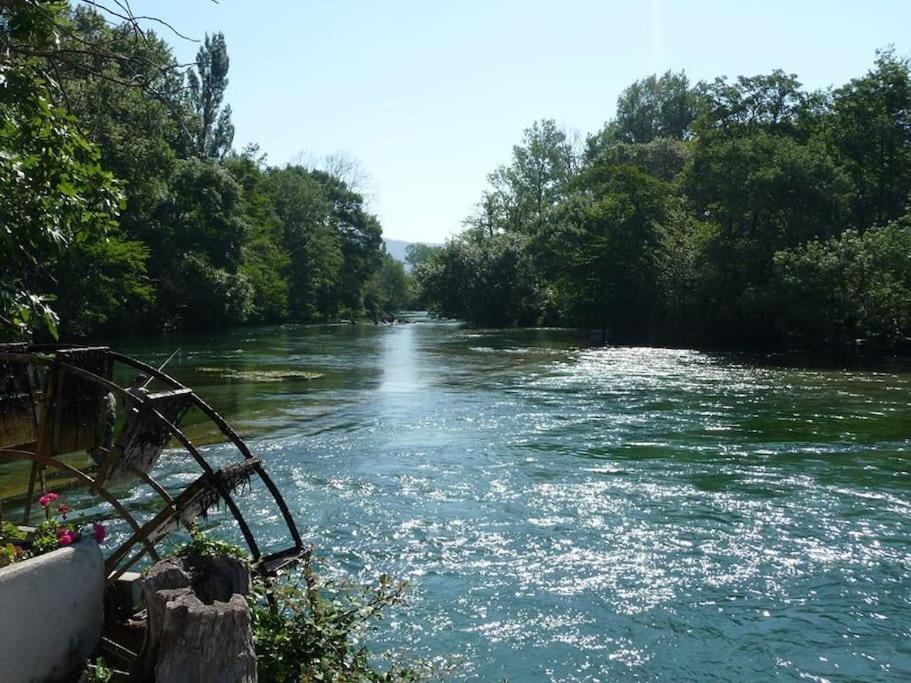 شقة Le Loft Des Antiquaires, LʼIsle-sur-la-Sorgue المظهر الخارجي الصورة